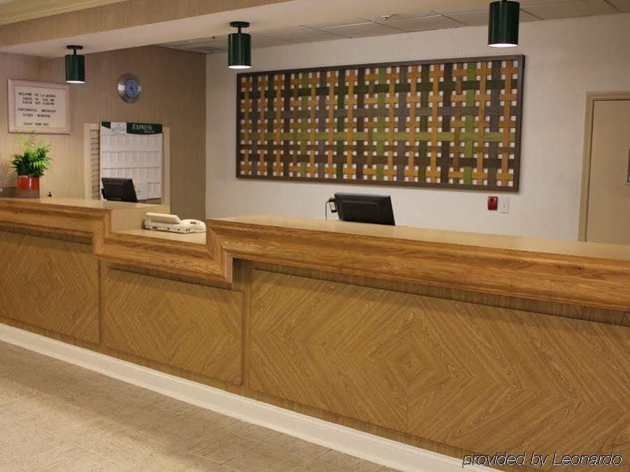 拉昆塔大学路珊瑚泉旅馆及套房酒店 科勒尔斯普林斯 外观 照片